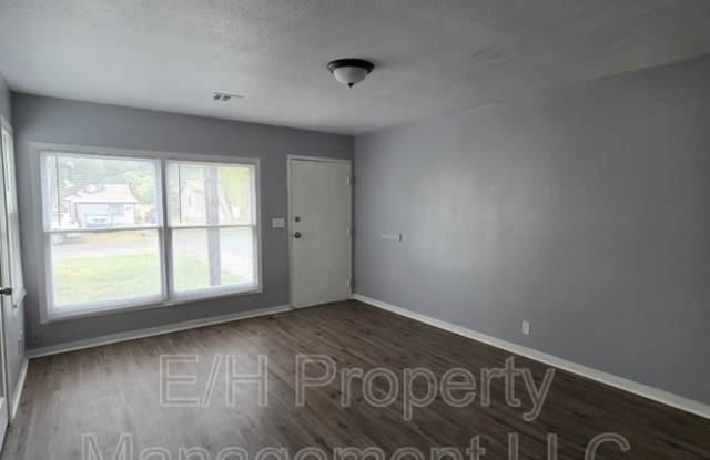 1338 North Volutsia Gallery 3
