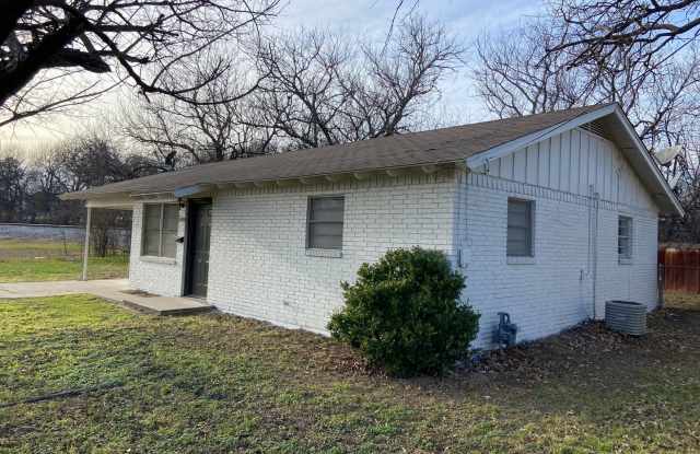 2/1 brick, walk to TSU photos photos