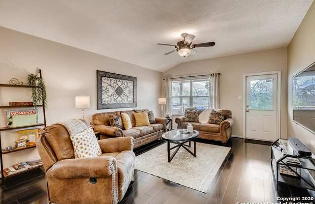 8018 Eclipse Bend Gallery 3