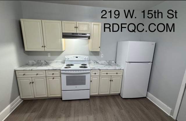 219 w 15th Large 3 Bedroom House - Central Davenport Gallery 3