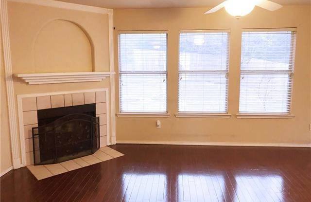3412 Elmwood Court Gallery 2