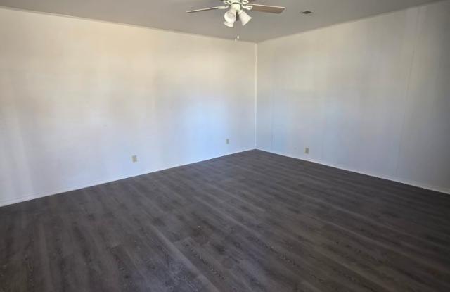 LIMITED TIME**NO APPLICATION FEE**1/2 OFF DEPOSIT** photos photos