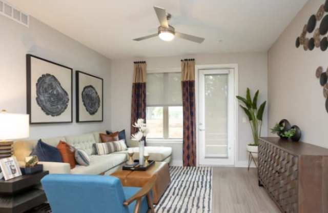 1152 Shady Ln Gallery 2