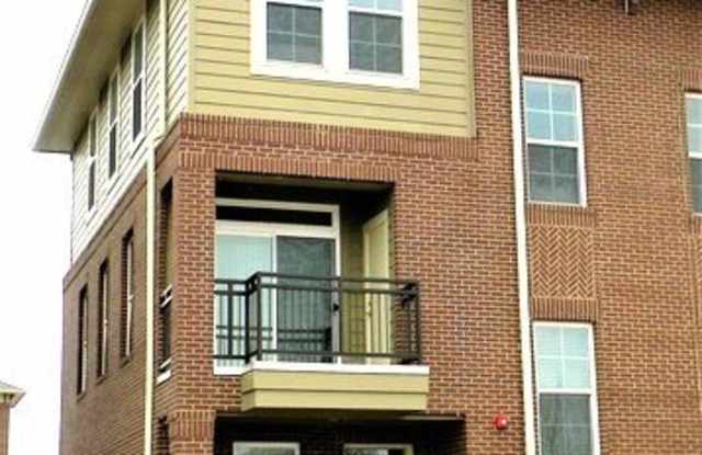 662 E Algonquin Road - 662 East Algonquin Road, Schaumburg, IL 60173