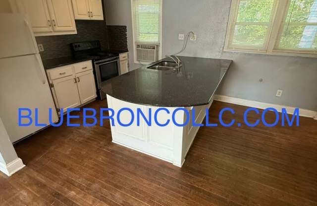 Charming house with nice updates and Granite countertops Gallery 4