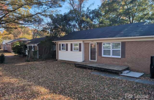 448 E John Street - 448 East John Street, Matthews, NC 28105