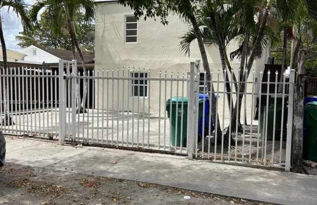 2908 NW 14 ct photos photos 2908 NW 14 ct photos photos