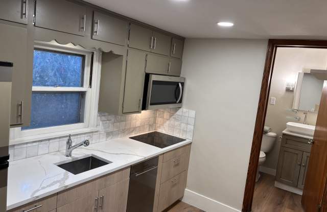 548 N 8th Ave photos photos