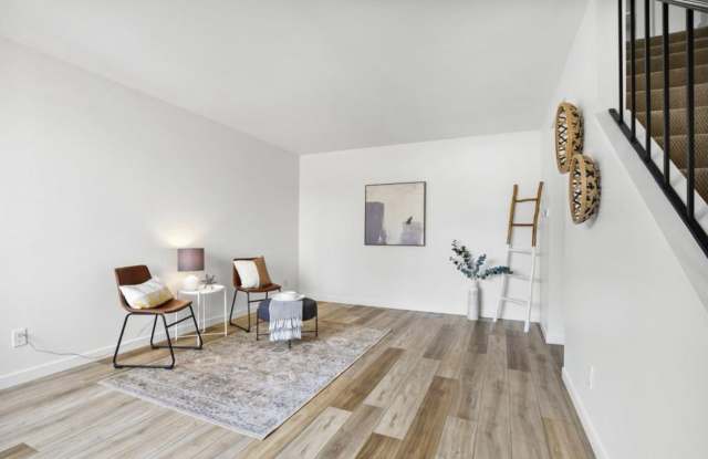 211 East Bluff Gallery 2