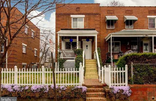332 WESMOND DRIVE - 332 Wesmond Drive, Alexandria, VA 22305