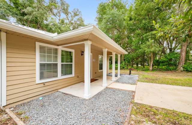 Freshly Updated Gainesville Home – 103 NE 18th Terrace Gallery 4