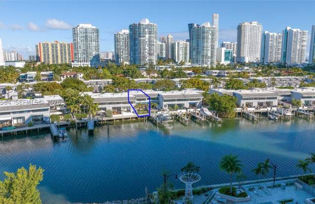 310 Poinciana Dr Gallery 2