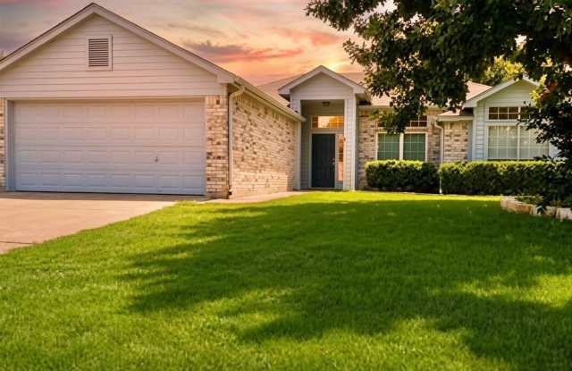 AVAILABLE NOW ! photos photos