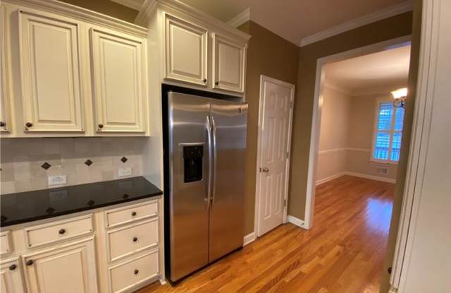 6146 Queens River Drive Gallery 4