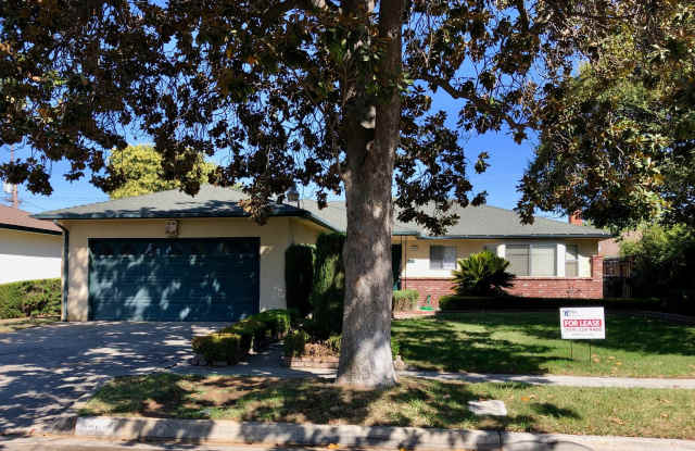 $1,950 First  Gettysburg, 3 bedroom home - E. Acacia Ave, Fresno photos photos
