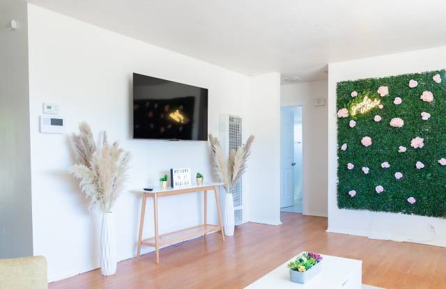 61740 Oleander Drive Gallery 2
