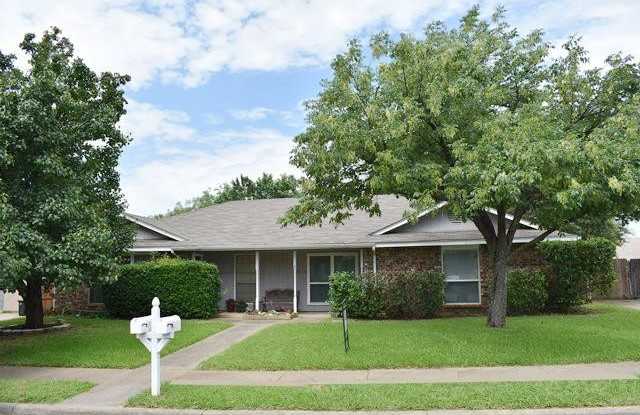 2919 Timothy Lane - 2919 Timothy Lane, Euless, TX 76039