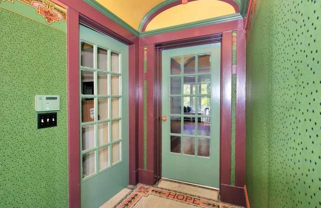 26 Smith Avenue Gallery 2