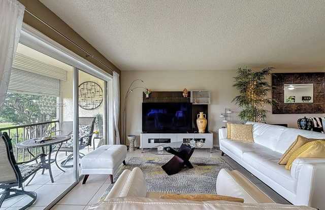 9411 N Hollybrook Lake Dr photos photos