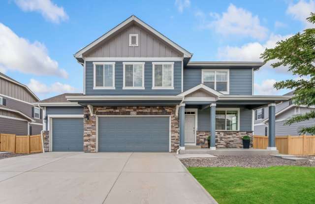 6818 Gateway Crossing Street Gallery 1
