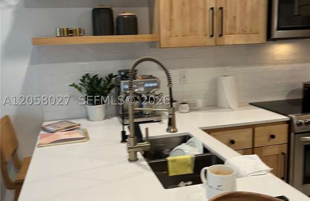 10705 NW 75th Ter photos photos