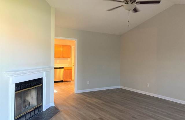 Charming 3 Bed, 2 Bath Fenced In Home Gallery 3
