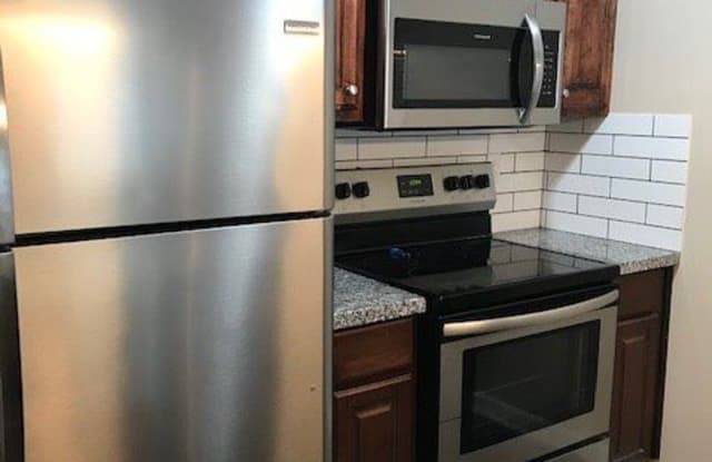 15714 Riverdale Ave. East Gallery 3