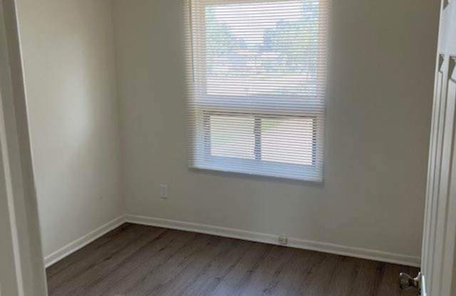 2405 SHERMAN AVE - B photos photos