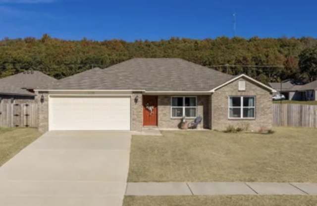 1170 Rockwell Dr - 1170 Rockwell Drive, Conway, AR 72032