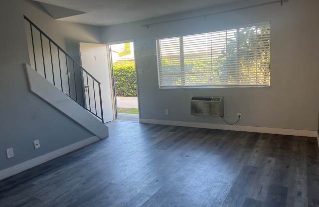 Beautiful 2 bedroom 1 1/2 bath town home located in Bellflower! Gallery 3