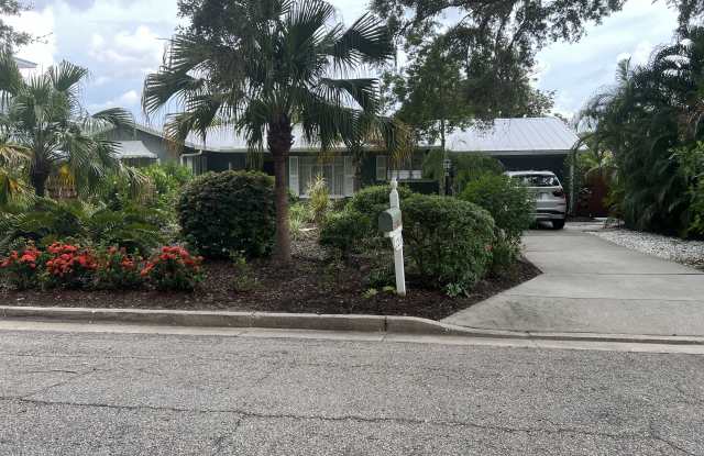 2216 Hibiscus St photos photos