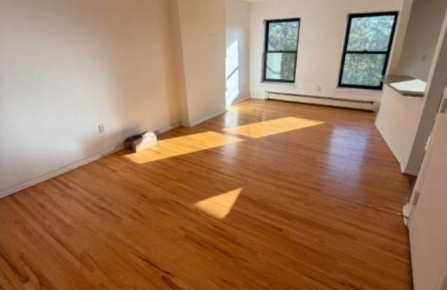 545 Bramhall Ave Gallery 4