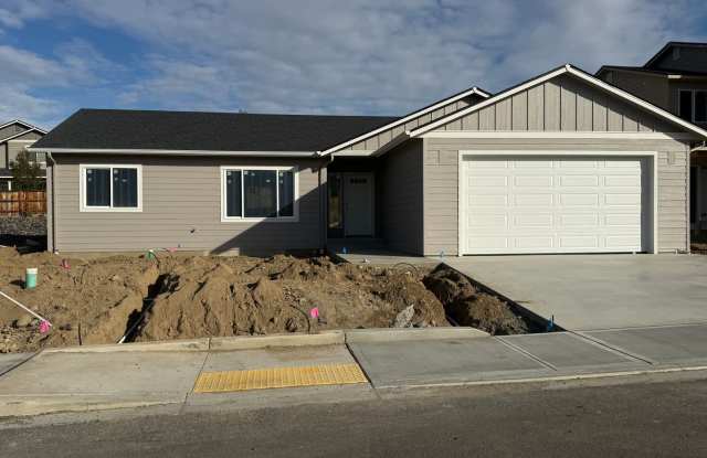 Brand New 3 bed, 2 bath Rambler in East Wenatchee! Gallery 1