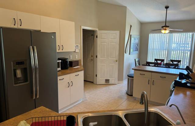 4 bed 2bath with Pool photos photos