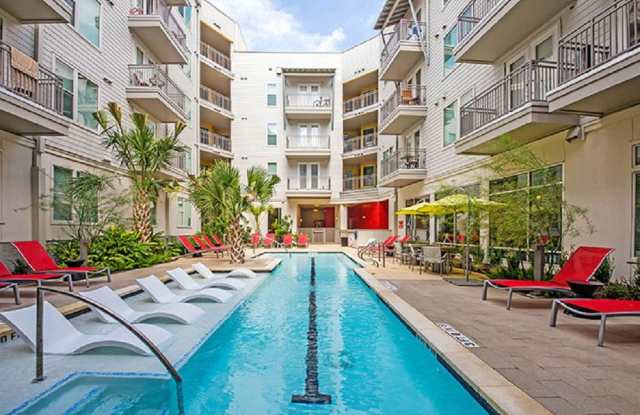 2026 E 7th St - 2026 East 7th Street, Austin, TX 78762