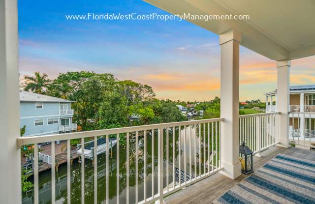 STUNNING FURNISHED CANAL HOME MOMENTS to ANNA MARIA ISLAND! LONG TERM LEASE! TRUE FLORIDA COASTAL RETREAT! Gallery 4