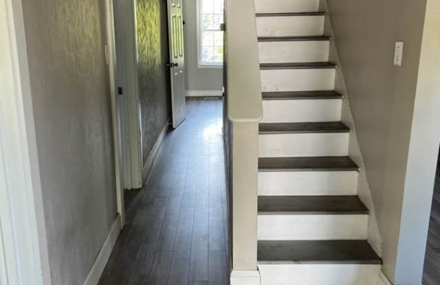 2402 Brasher Avenue Gallery 3