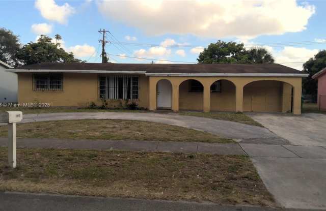 1910 NW 195th St photos photos