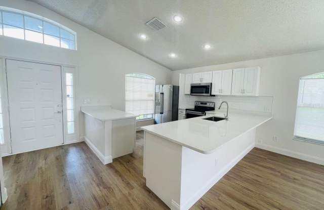 13403 GREENPOINTE DR Gallery 3