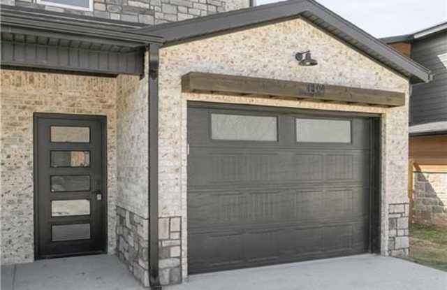 1104 Lockheed  ST - 1104 Lockheed Street, Bentonville, AR 72712