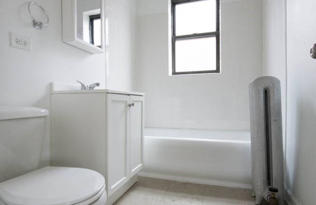 7914 S Hermitage Auburn Gresham Apartments Gallery 3