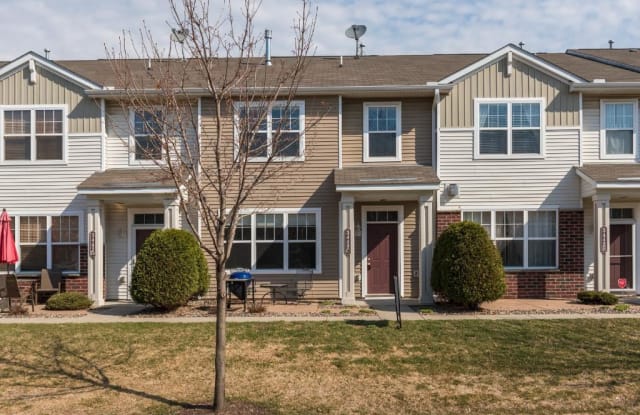 3442 Hazel Trail Unit C - 3442 Hazel Trl, Woodbury, MN 55129