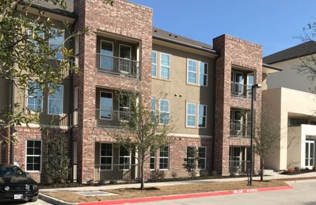 1545 W Plano Parkway - 1545 West Plano Parkway, Plano, TX 75075