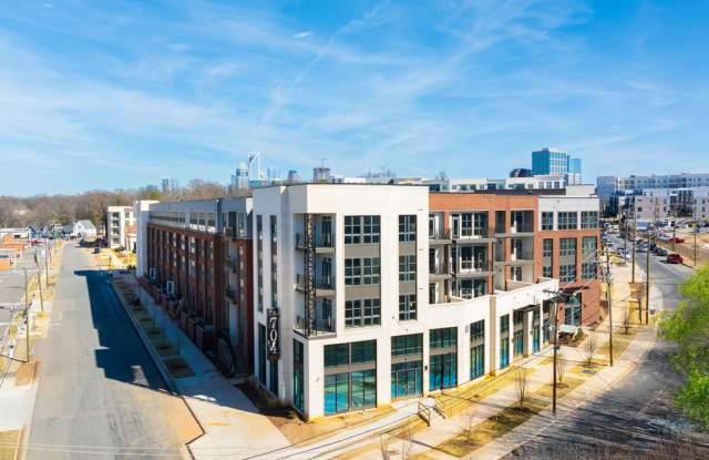 704 at the Quarter photos photos