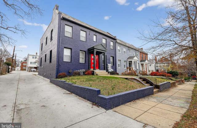 5619 1ST Place NW unit: 4 photos photos