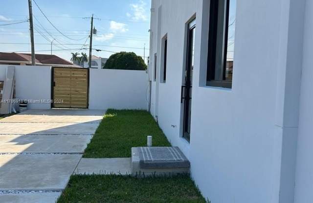 8311 Grand Canal Dr photos photos