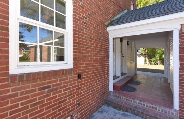 2 Mckinley Place - 2 Mc Kinley Place, Glen Cove, NY 11542