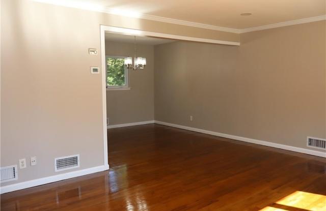 102 Foxwood Road Gallery 4