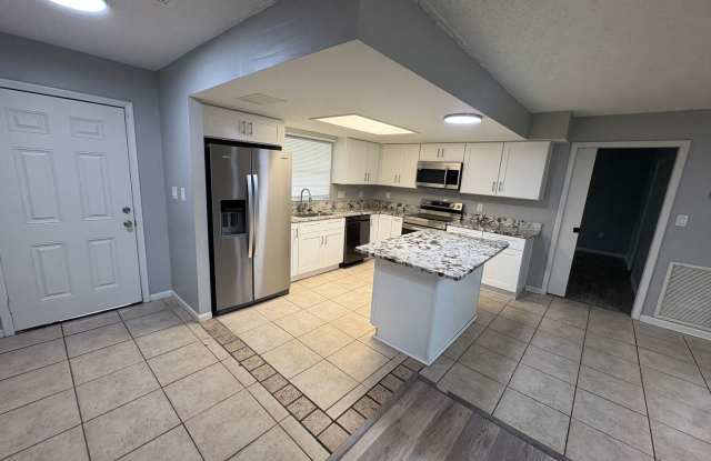 Eustis 3 Bedroom 3 Bath Home Gallery 3