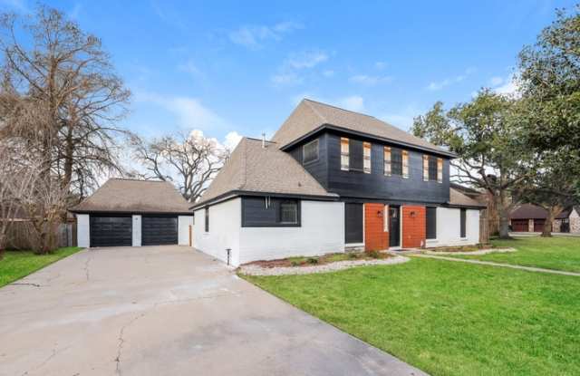 2325 Chelmsford Court Gallery 2
